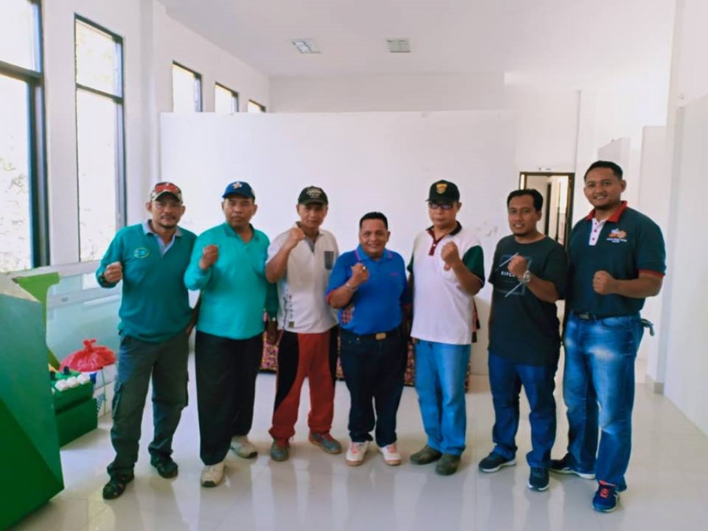 Kerja bakti persiapan untuk MTQ di Kelurahan Air Putih Bersama Camat, Sekcam, Lurah dan Ketua PKK Se-Kecamatan Samrinda Ulu, Seklur, LPM dan Babimkamtibmas Kelurahan Air Hitam