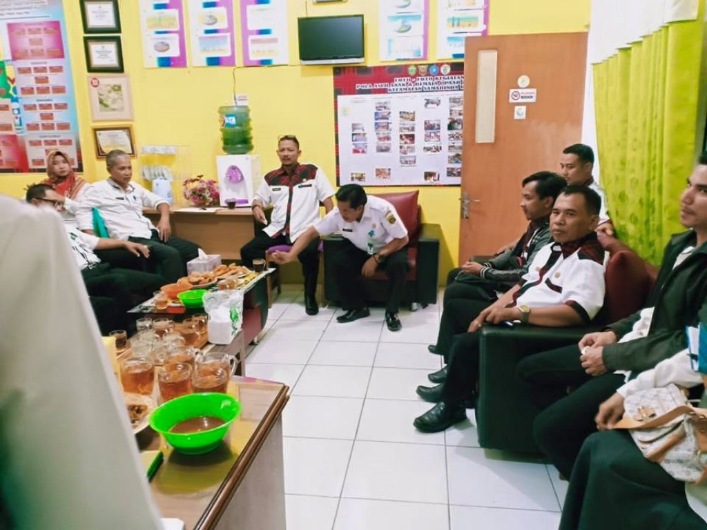 Menghadiri Rapat di Kecamatan Samarinda Ulu yang di Pimpinan Camat dan Sekcam yang dihadiri oleh Lurah dan Bendahara Se- Kecematan Samarinda Ulu*