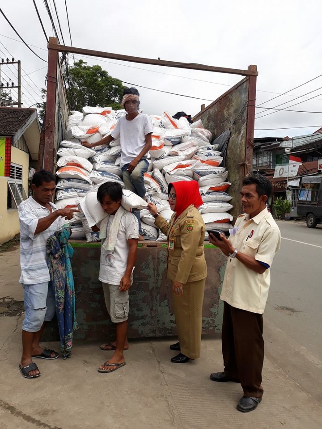 Penyaluran Beras Rastra