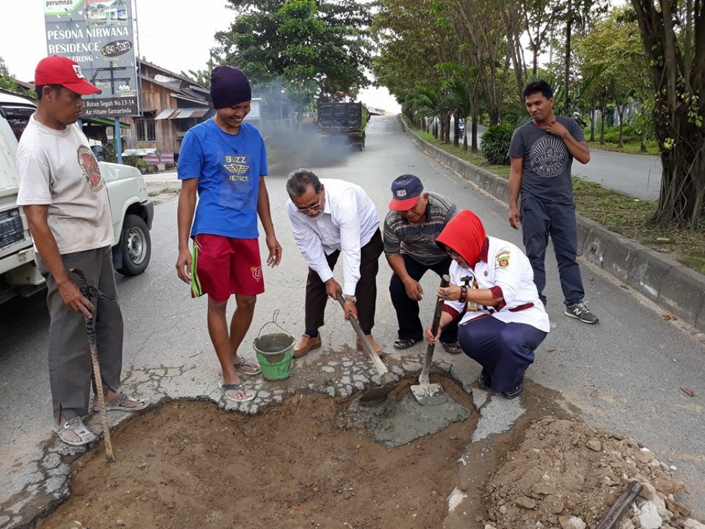 Perbaikan Jalan Sirad Salman