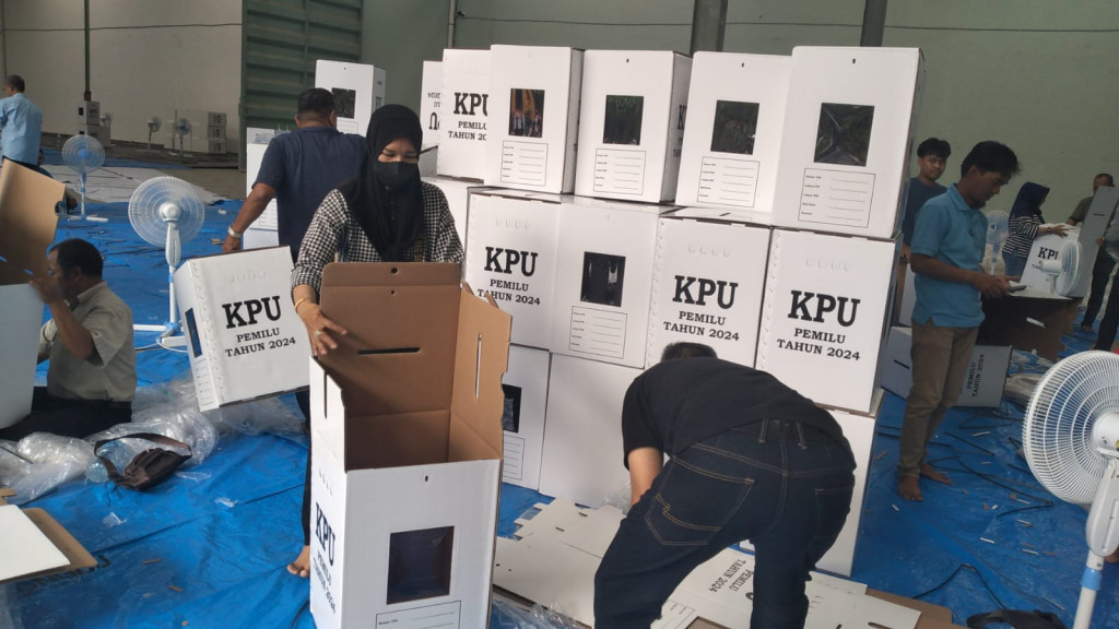PERAKITAN KOTAK SUARA PEMILU TAHUN 2024