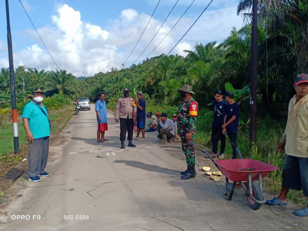 Gotong Royong Perencanaan Menyambut Kegiatan Acara Temu Tani Bersama Walikota