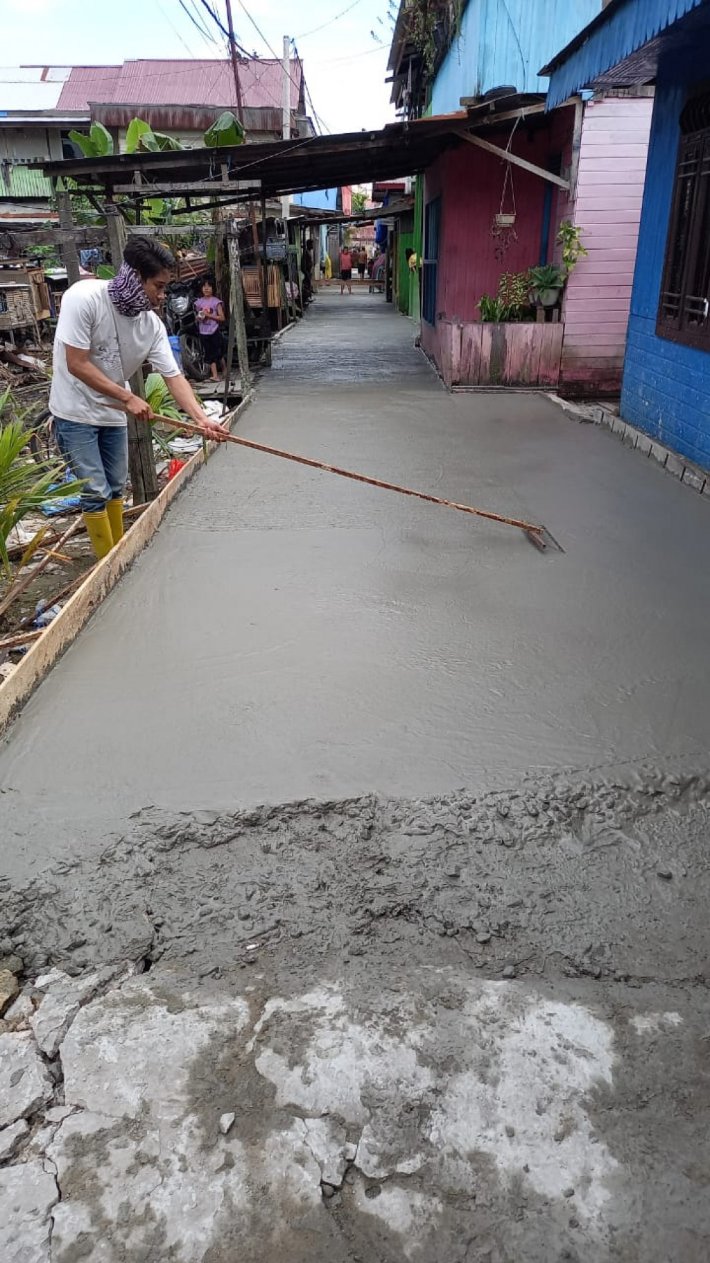 Proses Probebaya Kel.Baqa 2022 pengecoran di RT.9