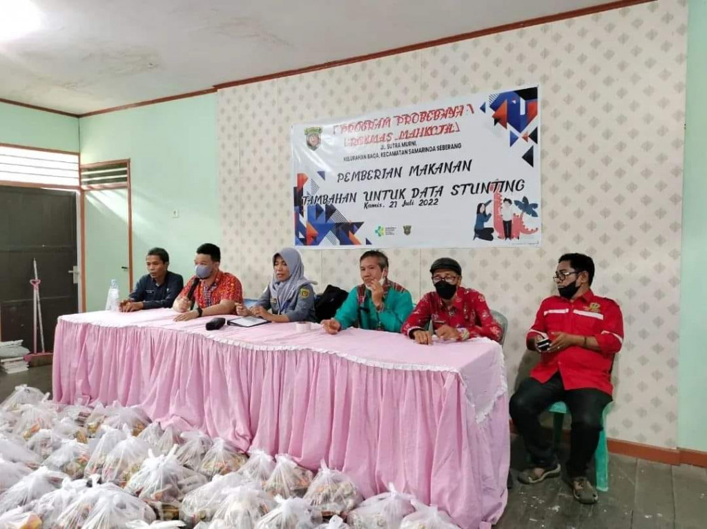 Probebaya oleh Pokmas MAHKOTA Di Kel.Baqa yaitu Pemberian Makanan Tambahan Untuk Data STUNTING Tahun 2022