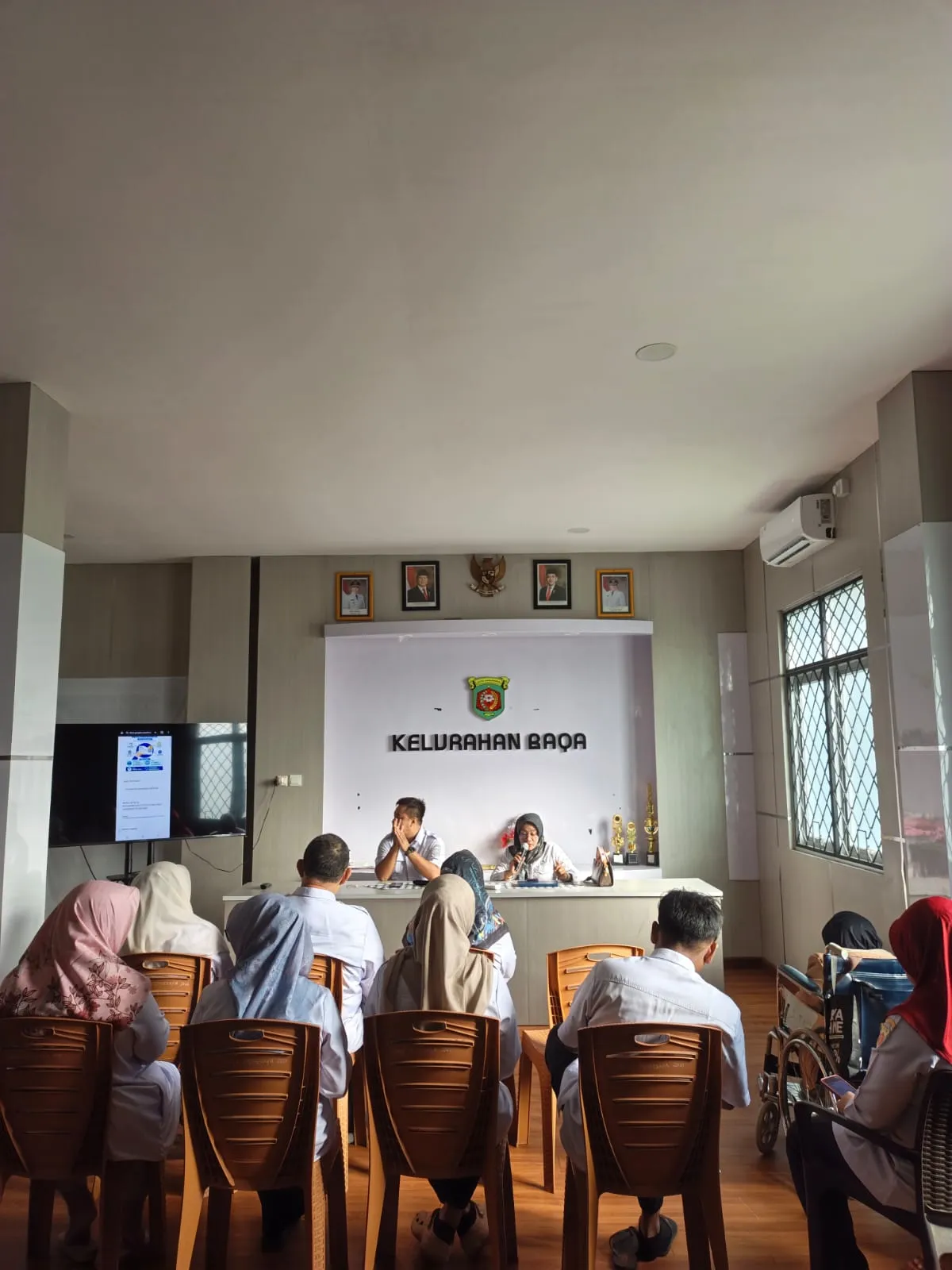 Rapat Koordinasi Staf Kelurahan