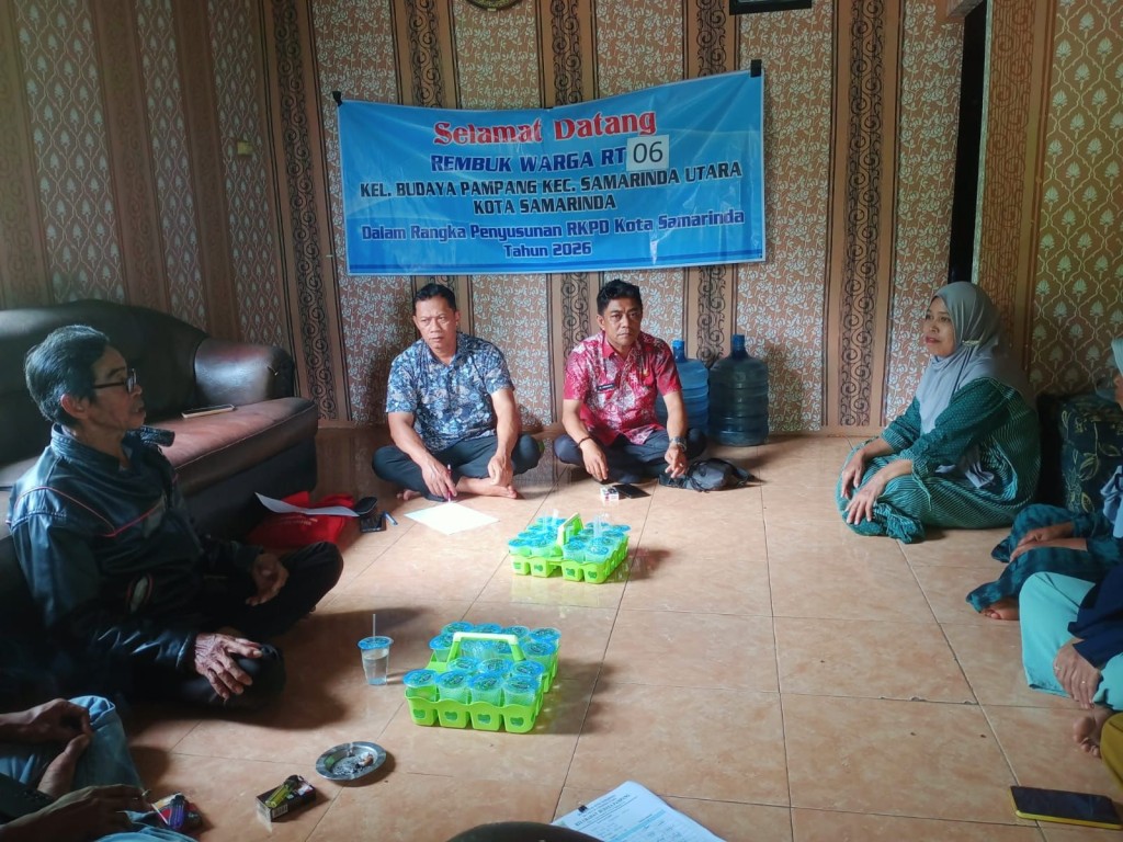 Kegiatan rembuk warga RT.06