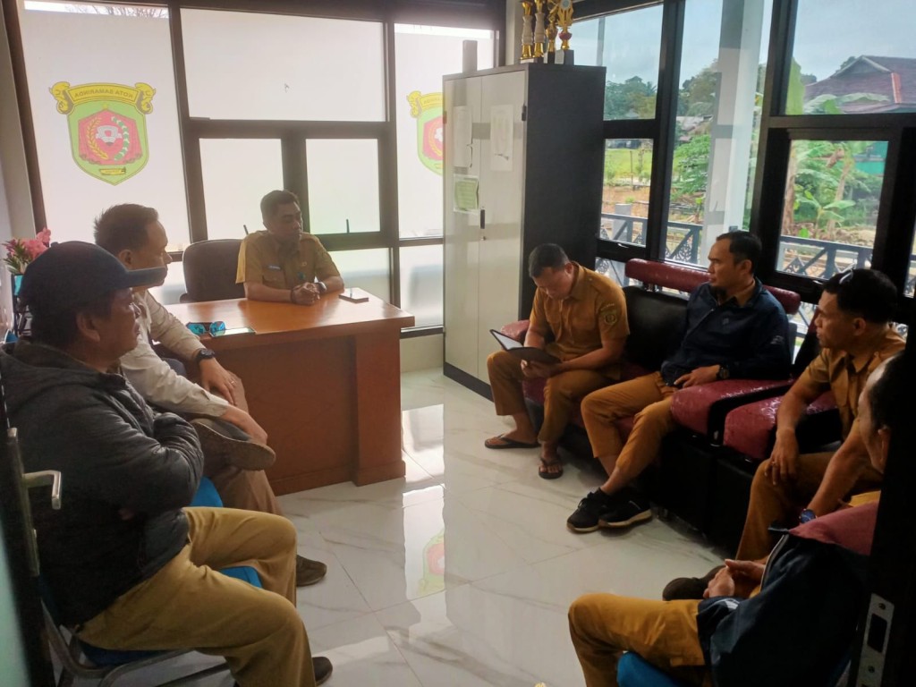 Menerima Kunjungan dari DLH kota samarinda dalam rangka program rehabilitas hutan dan lahan.