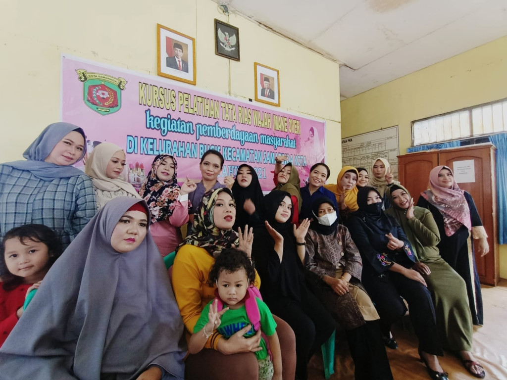 Kegiatan Kursus Kecantikan Kelurahan Bugis mencakup Kegiatan Pemberdayaan Masyarakat Tahun 2021