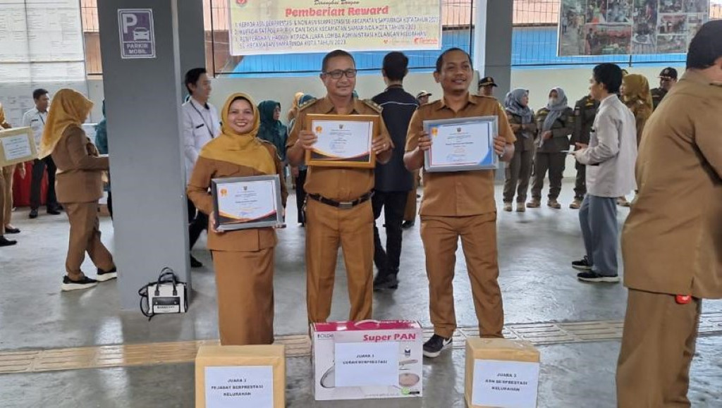Apel Gabungan di rangkai dengan Pemberian Reward