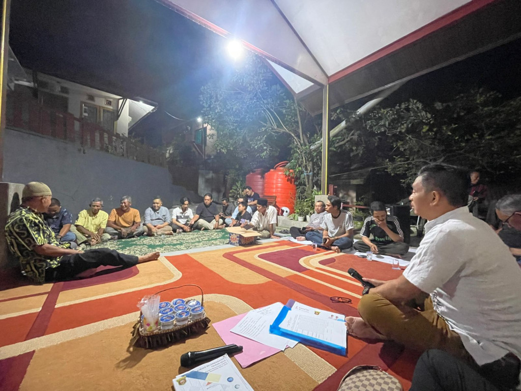 Rembuk Warga dalam Pengusulan kegiatan Probebaya 2024-2025 dan Musrembang 2025 yang dilaksakana bersama RT Lingkungan Kelurahan Bugis