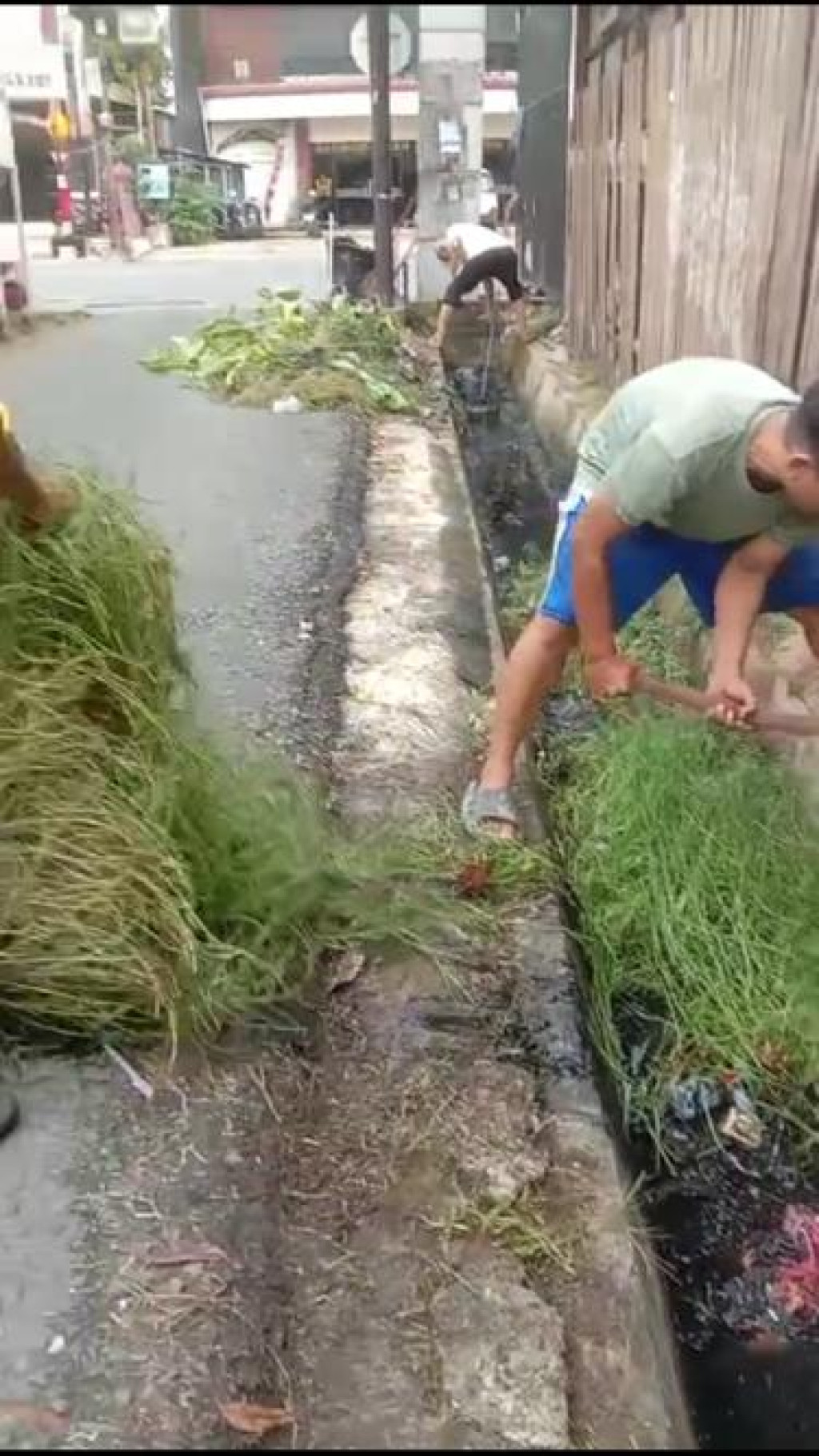 Kegiatan Sabtu Pagi Gotong Royong di Lingkungan RT. 01 Jalan Merah Delima
