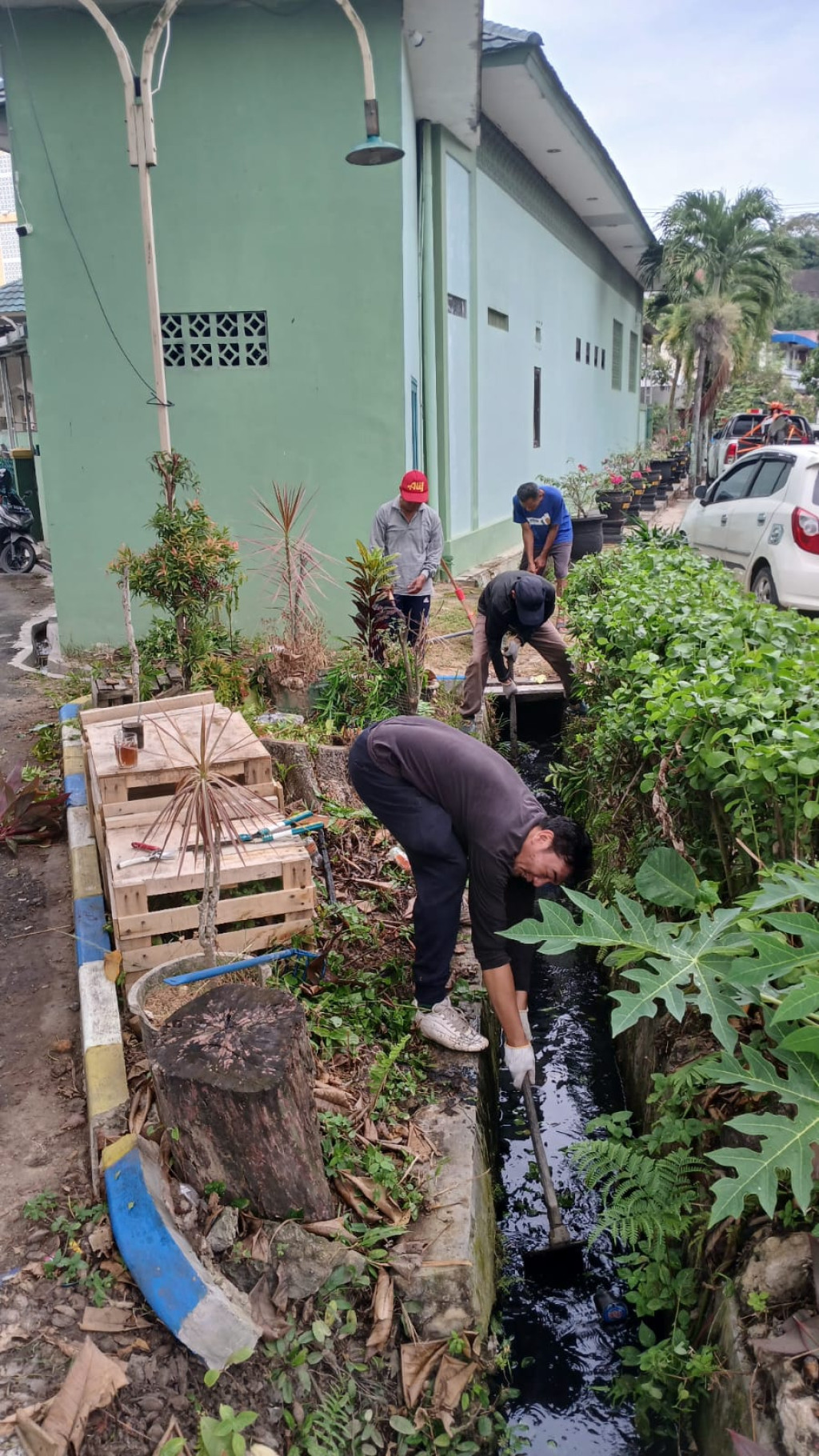Kegiatan Sabtu Pagi Gotong Royong di Lingkungan RT. 03 Jalan Angsoka