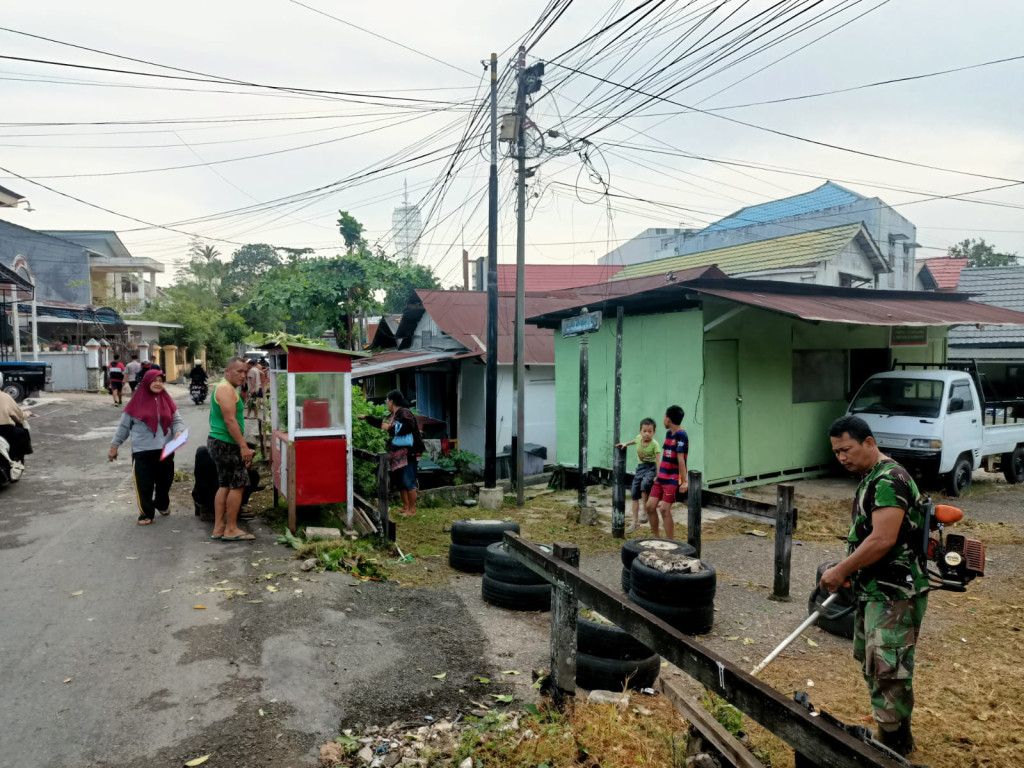 Kegiatan Sabtu Pagi Gotong Royong di Lingkungan RT. 09 Jalan Milono