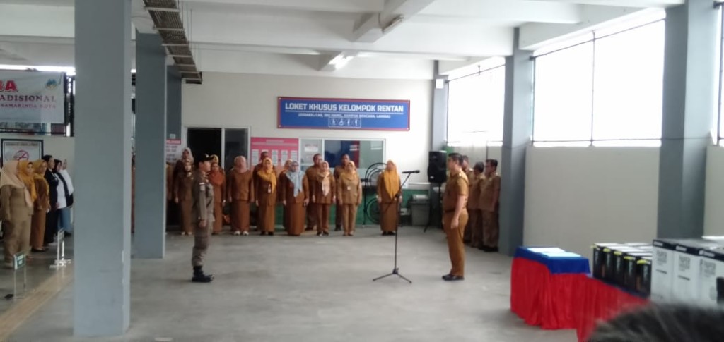 Apel Gabungan beserta penyerahan Barang Inventaris Kelurahan