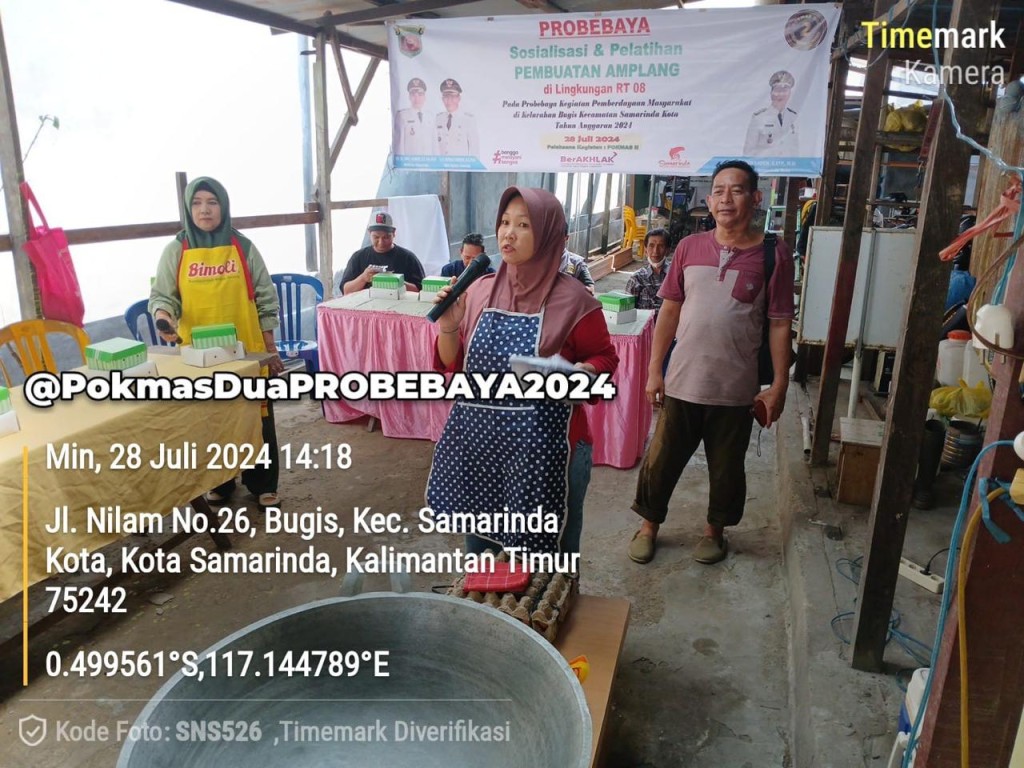 Sosialisasi dan Pelatihan Pembuatan Amplang RT. 08 Kelurahan Bugis