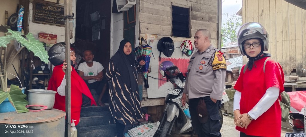 Pembinaan dan teguran kepada warga yang memelihara hewan peliharaan dilingkungan RT. 02 dan RT. 15