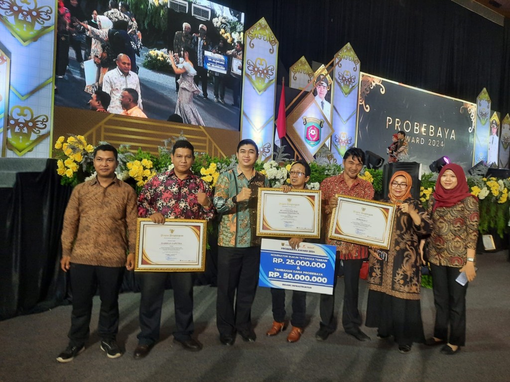 Kelurahan Bugis Hadiri Acara Probebaya Sukses Raih Penghargaan Terbaik