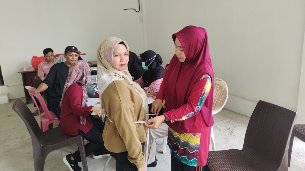 Kelurahan Bugis dan Puskesmas Samarinda Kota Gelar Jalan Santai dan Tes Kebugaran