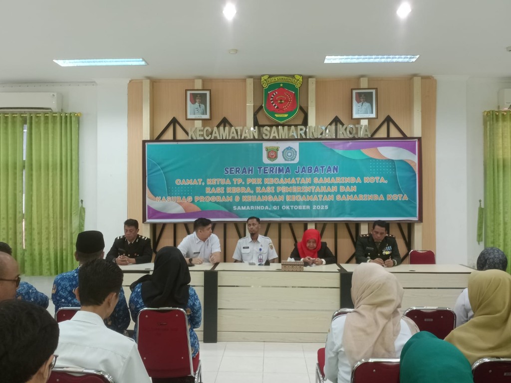 Pelaksanaan Serah Terima Jabatan Pejabat Struktural Kecamatan Samarinda Kota