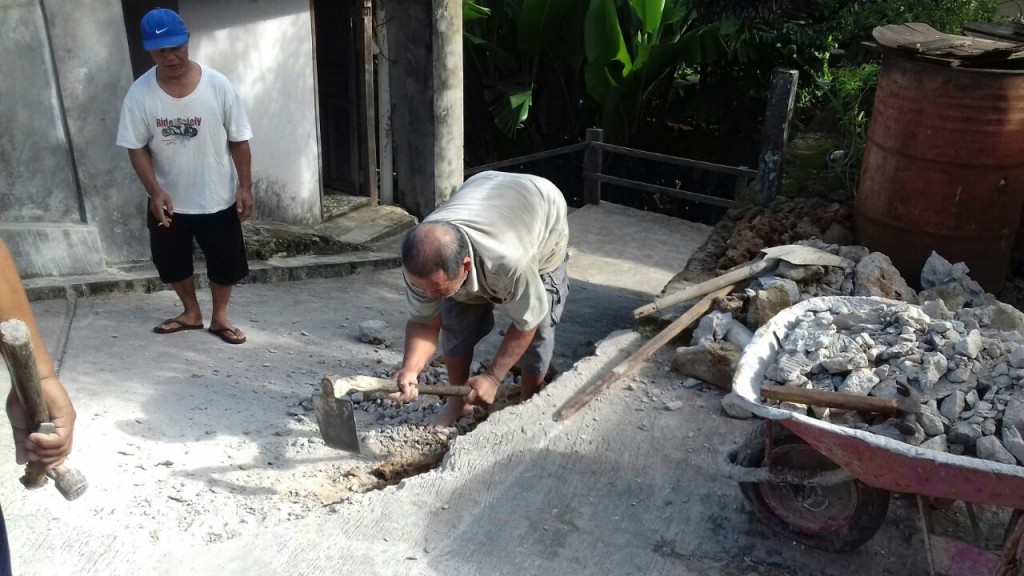 Kegiatan Semenisasi Mushola Baitul Muhtadin RT. 08 Kelurahan Dadi Mulya