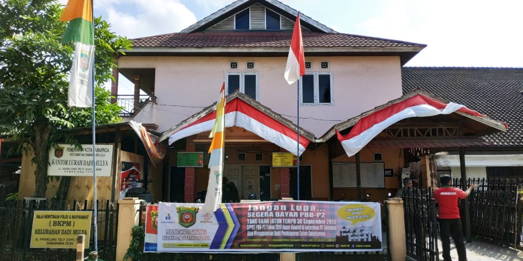 Kegiatan Pemasangan Umbul-Umbul Meyambut HUT RI