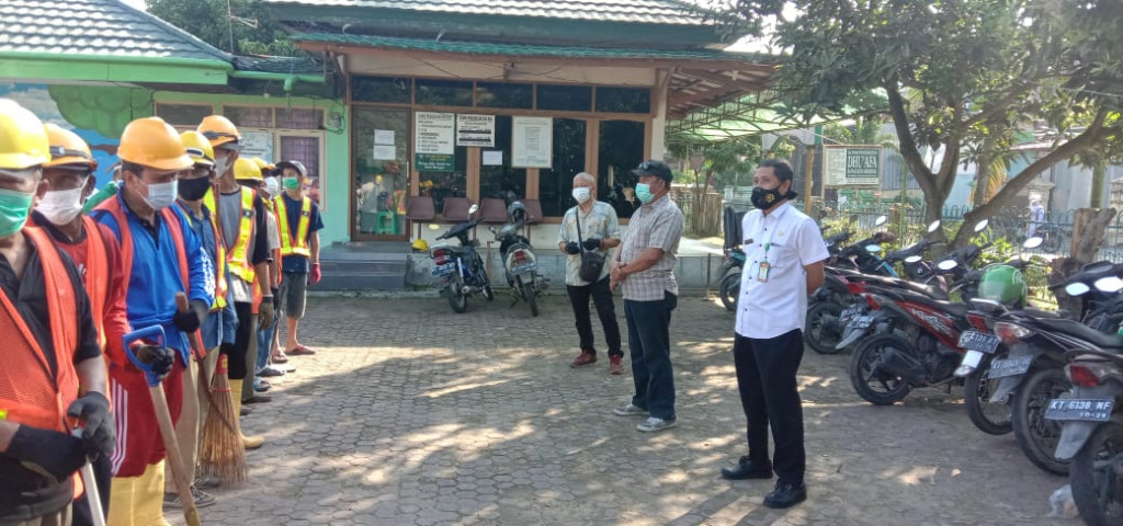 Peninjauan di Lokasi Proyek KOTAKU di Wilayah RT.35 Dadi Mulya