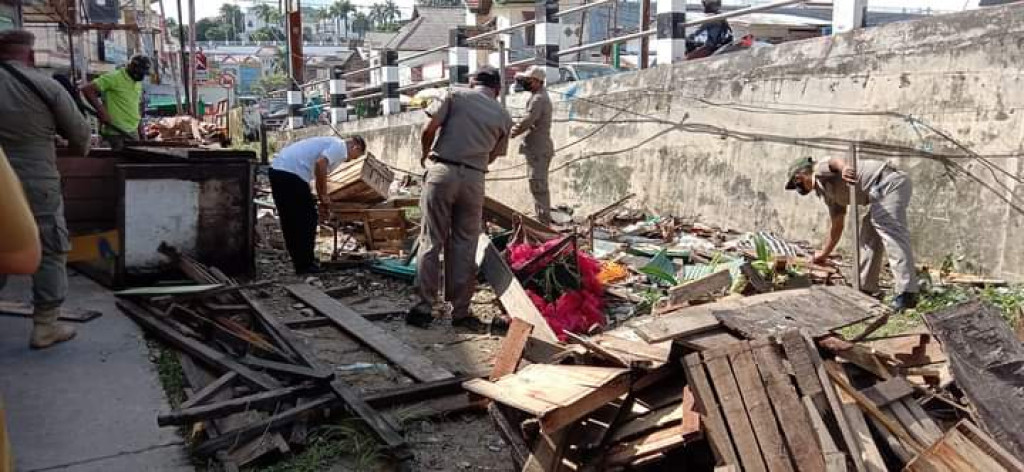 Tumpukan Gerobak Jalan Seruling Di Tertibkan Tim Gabungan