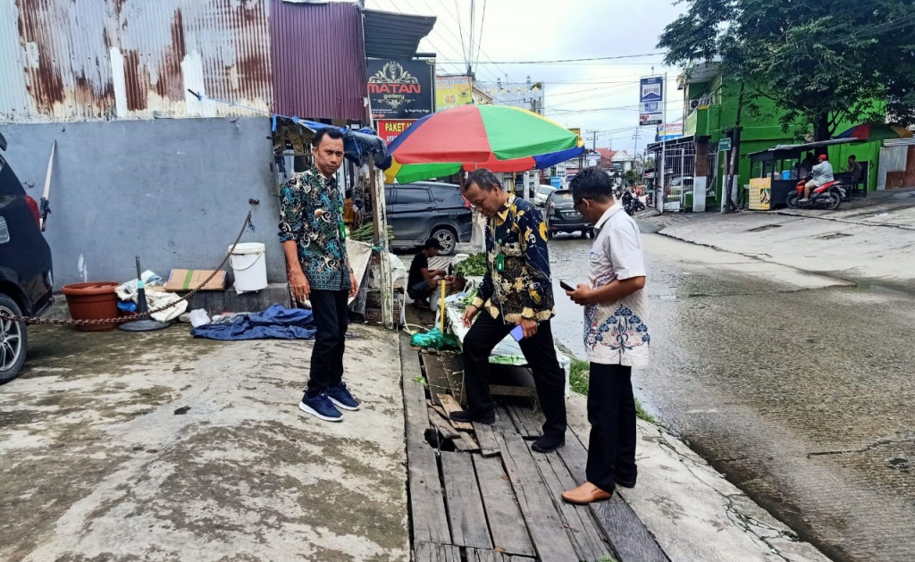 Mencari Solusi, Tiga Lurah Meninjau Simpang Empat KS Tubun-Pasundan