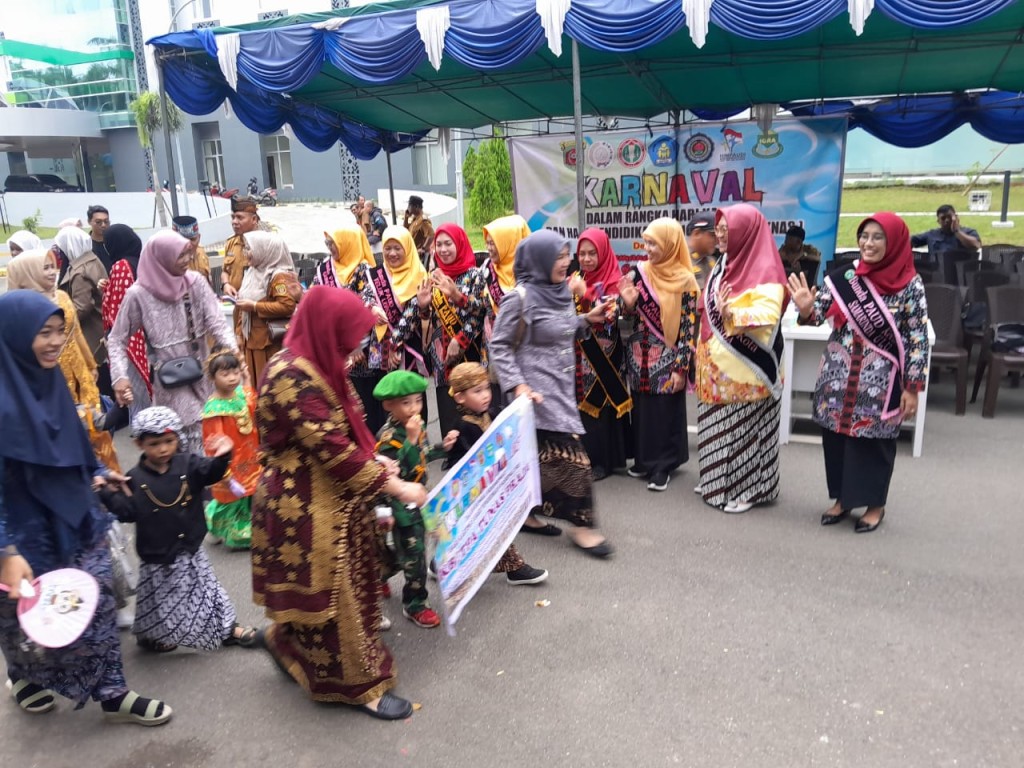 BUNDA PAUD SAMARINDA LEPAS KARNAVAL HARI KARTINI