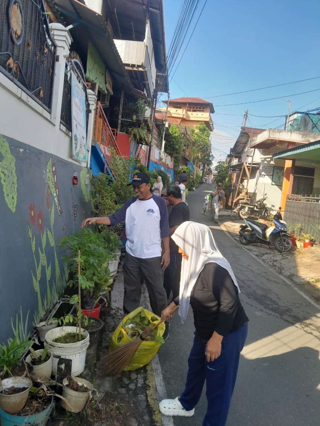 LURAH MONITORING GOTONG ROYONG WARGA
