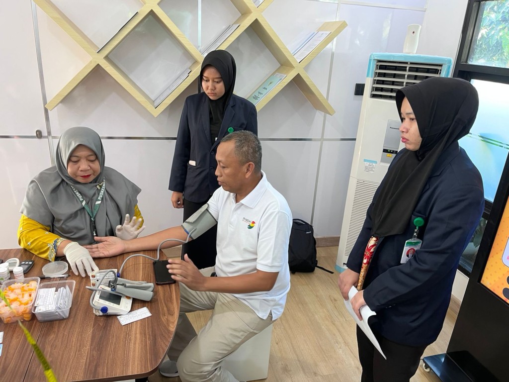 PEMERIKSAAN KESEHATAN GRATIS DI KANTOR KELURAHAN DADI MULYA: SEHAT ITU PENTING!