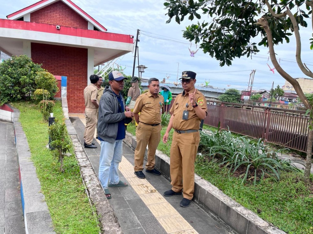 JAGA RUANG PUBLIK TETAP ASRI, KELURAHAN DADI MULYA MONITORING TAMAN ODAH BEKESAH RT. 37