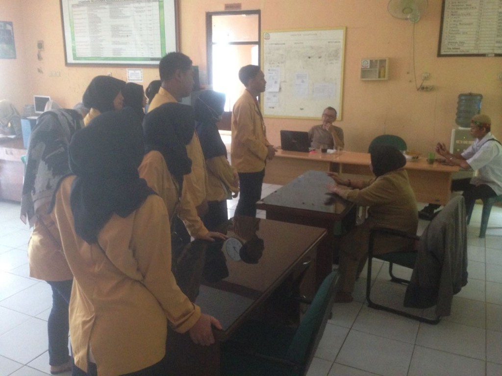 Izin Mahasiswa KKN 44 Reguler Universitas Mulawarman di Kantor Kelurahan Untuk melaksanakan KKN di Gunung Lingai