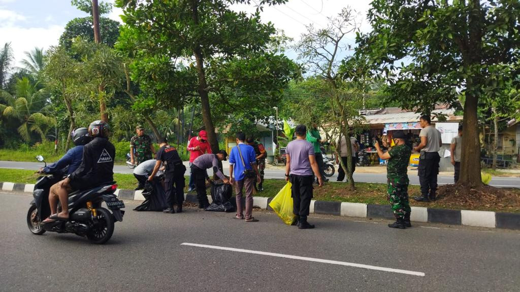 Kerja Bakti Bersama Kecamatan Samarinda Seberang