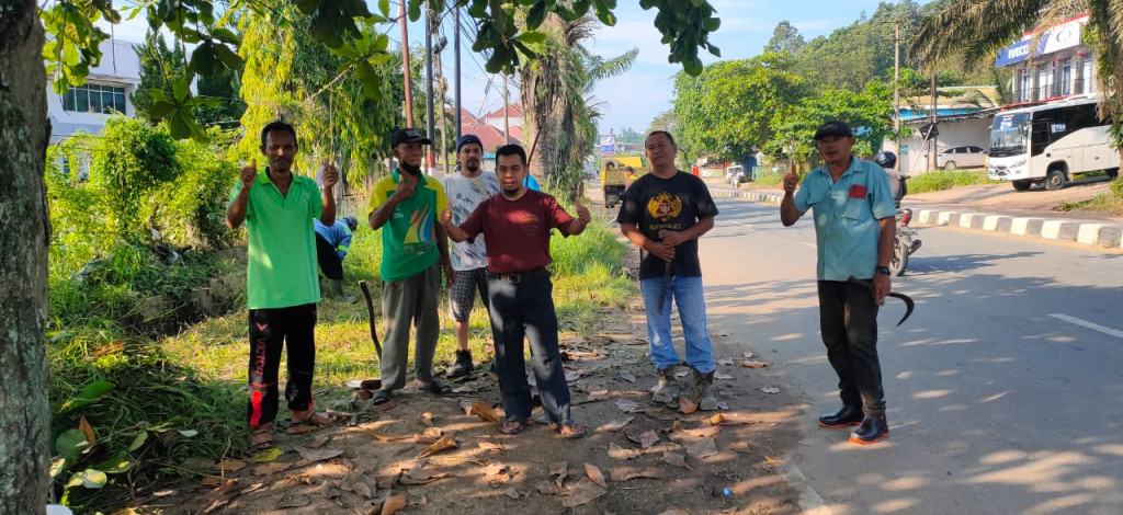 Gotong Royong di Gunung Panjang
