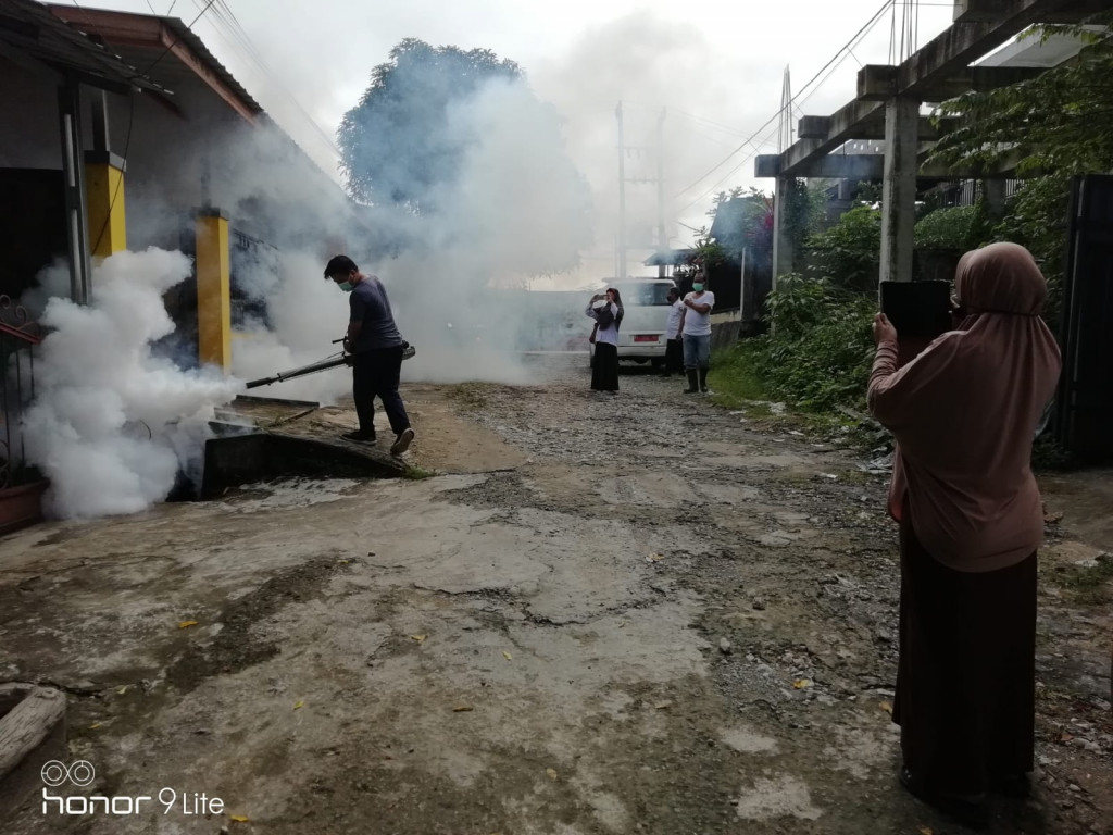 FOGGING MENGANTISIPASI MEREBAKNYA DEMAM BERDARAH