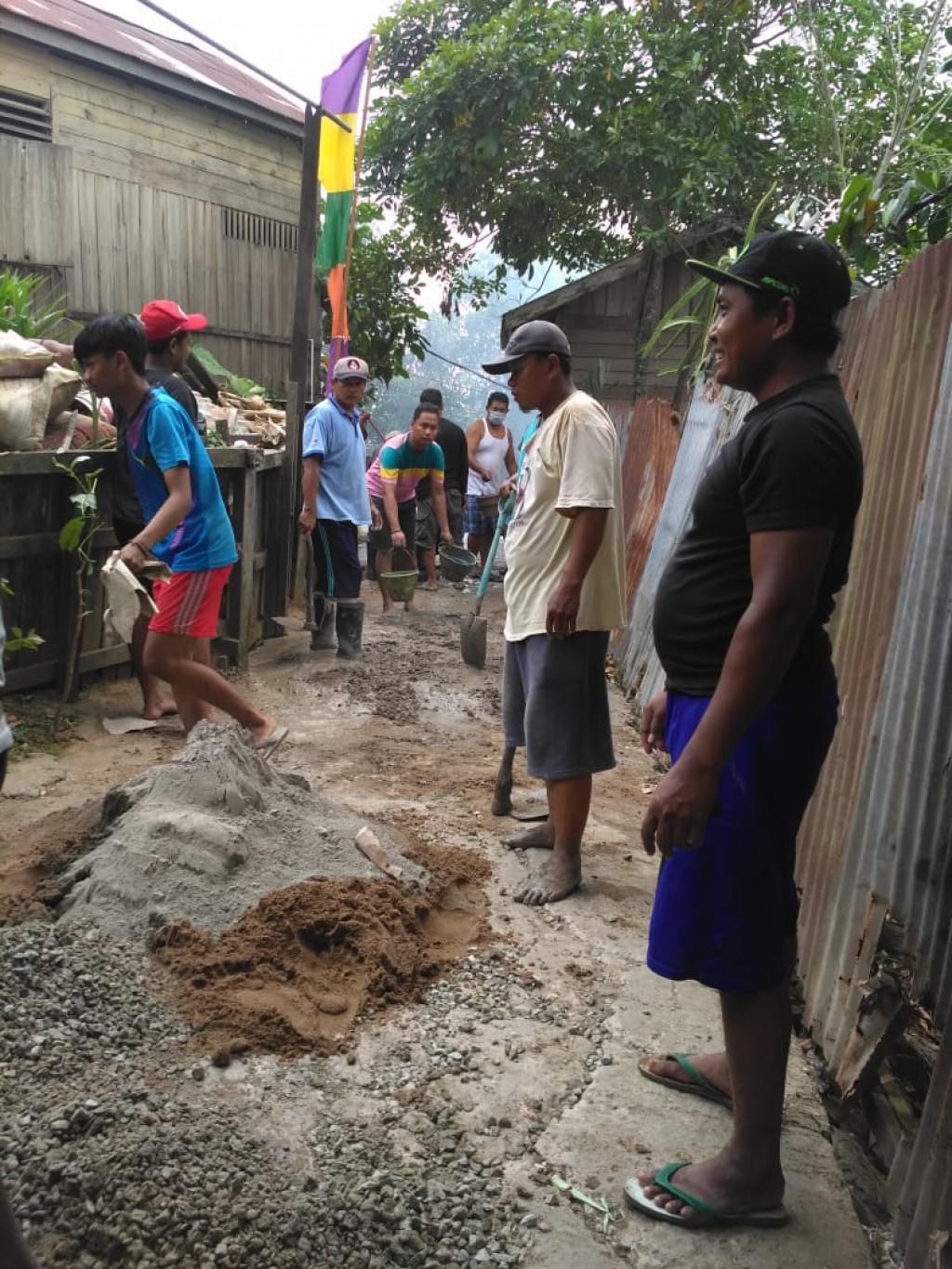 Gotong Royong Hasil Swasembada Warga di RT.036 Kel.Karang Anyar
