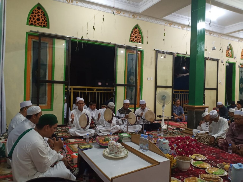 Peringatan Maulid Nabi Muhammad SAW di Langgar Al Barokah RT.011 kel Karang Anyar