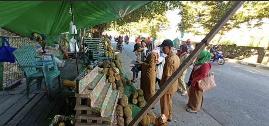 Pembinaan dan Pendataan Para PKL di sekitaran Jalan Ulin RT.014 Kel.Karang Anyar