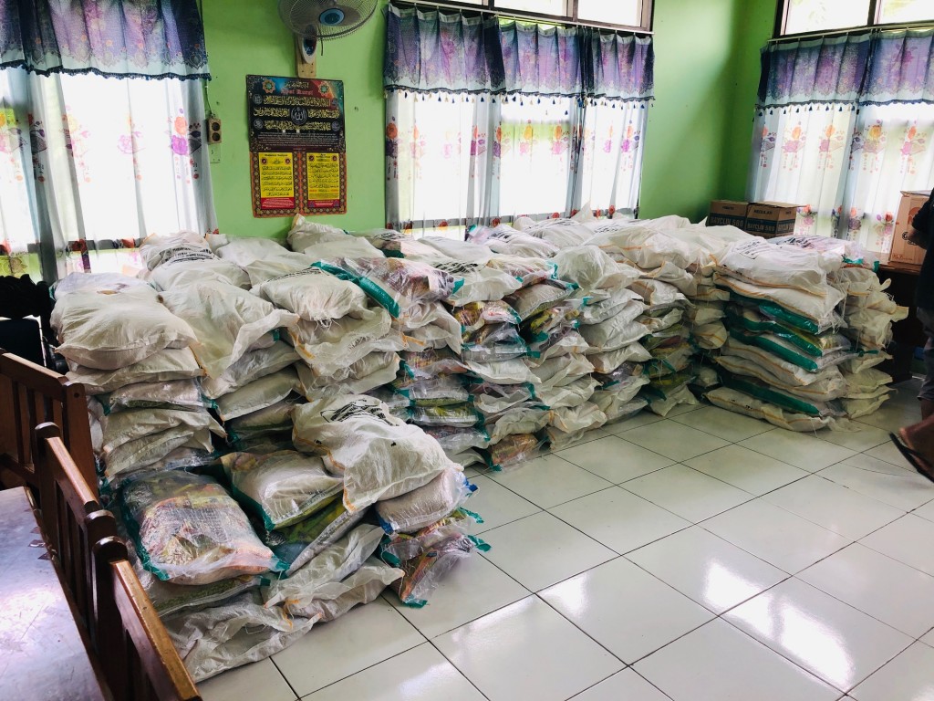 Bantuan Sembako Dampak Covid-19 dari BPBD Kota Samarinda untuk Kelurahan Karang Anyar
