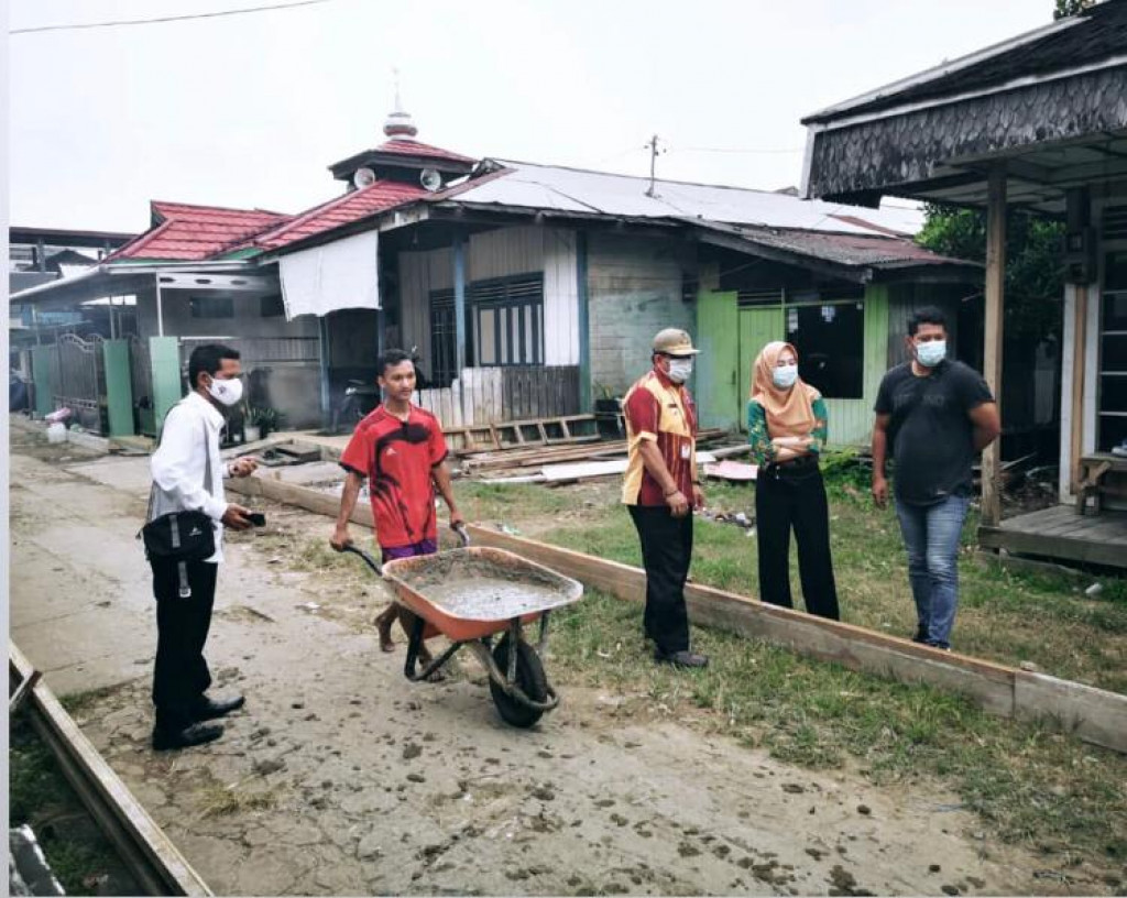 Meninjau Hasil Kerja Pokmas