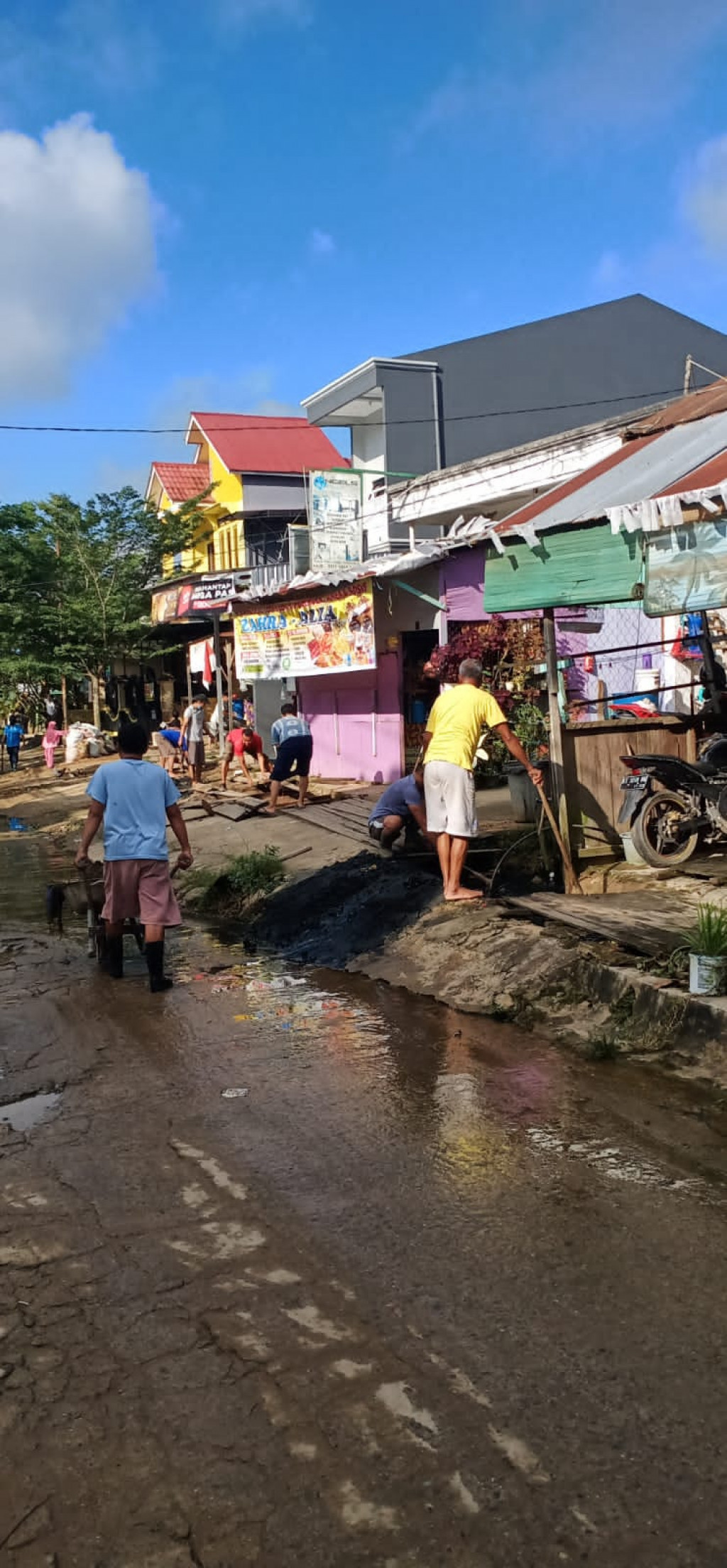 Giat Kerja Bakti di Wilayah Kelapa Gading