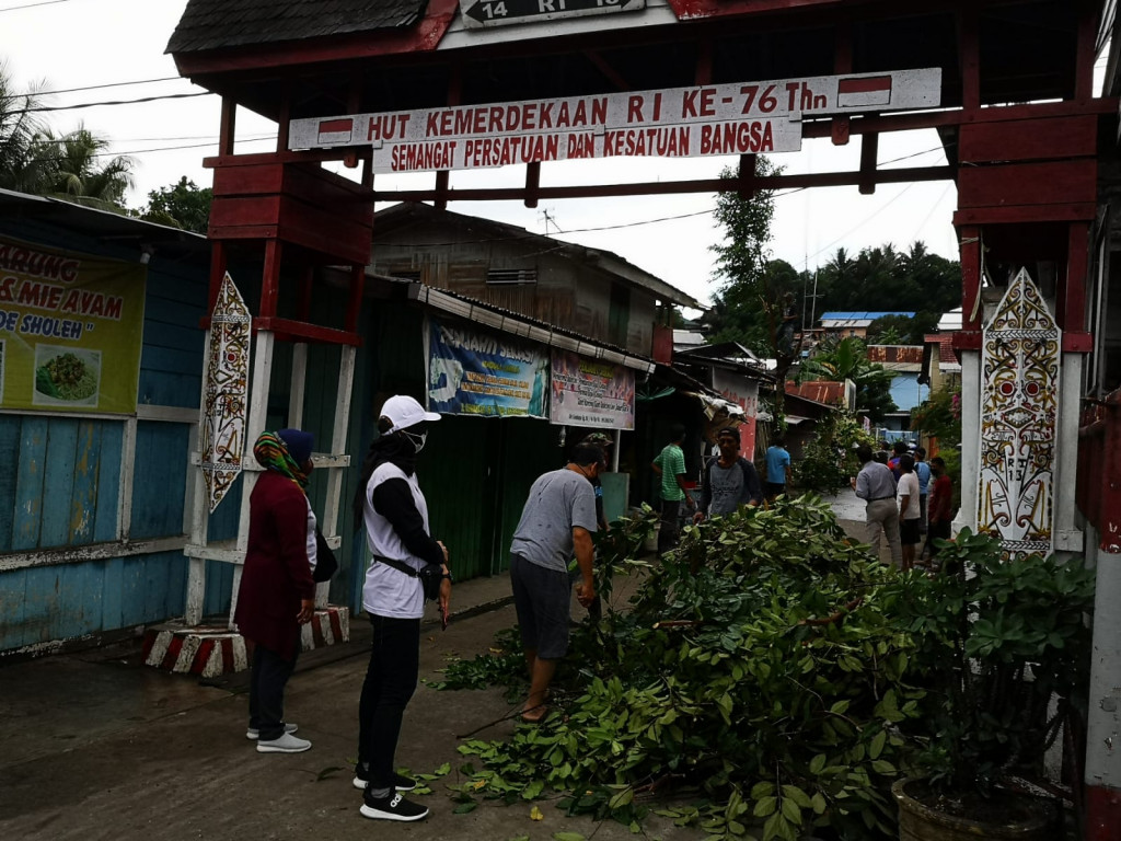 Giat Kerja Bakti Minggu