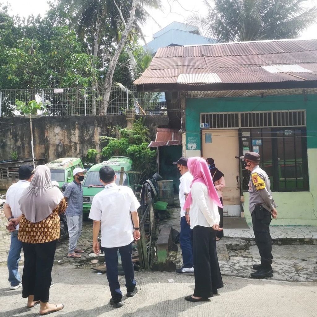 Tembok PLN di RT.035