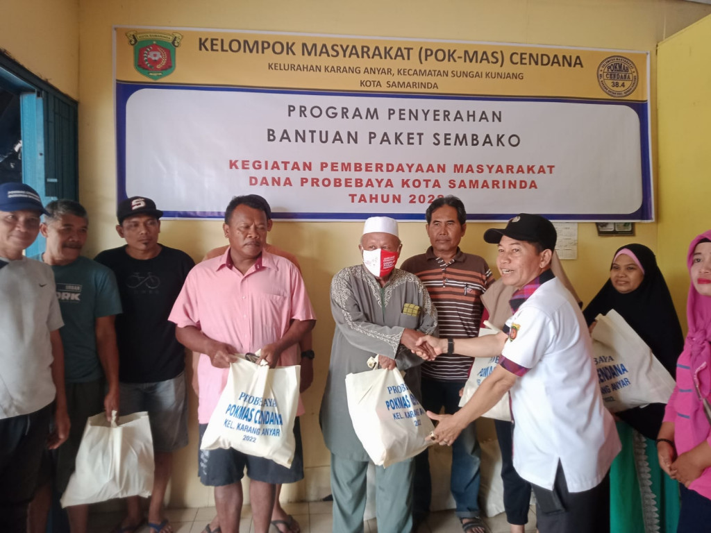 Pembagian Bantuan dari Program Probebaya