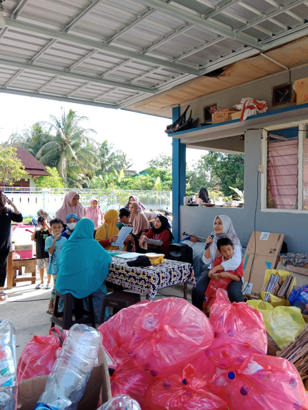 Sedekah Sampah di RT.002