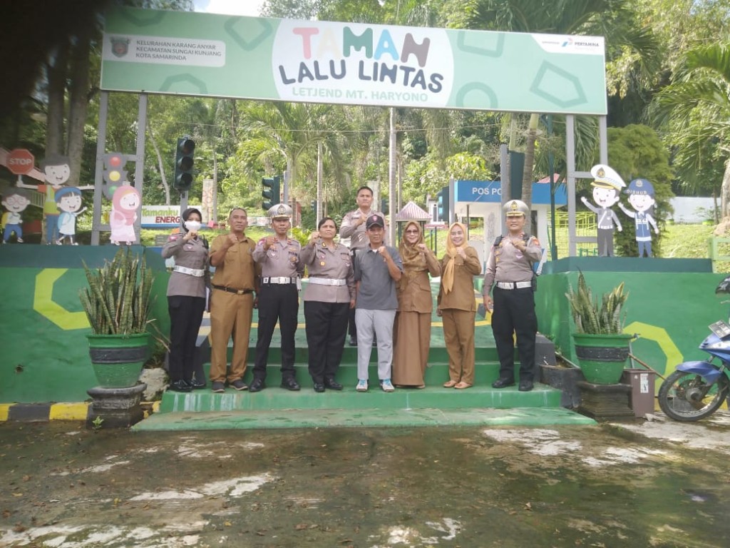 Cek Lokasi ke Taman Lalu Lintas Letj. MT. Haryono