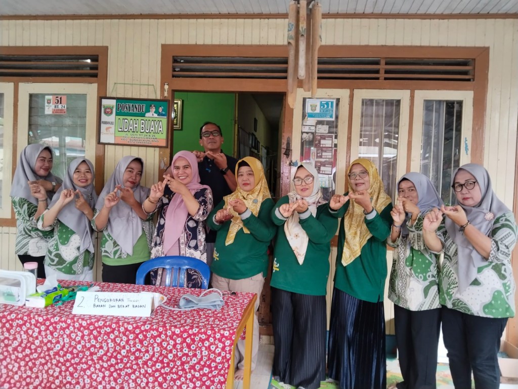 Kunjungan Kerja Ketua TP PKK Karang Anyar