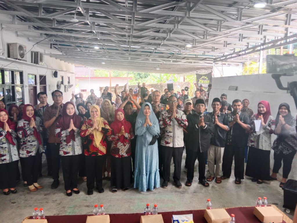 Halal Bihalal Forum RT Kelurahan Karang Anyar Dirangkai dengan Perpisahan Purna Tugas Staf Kelurahan