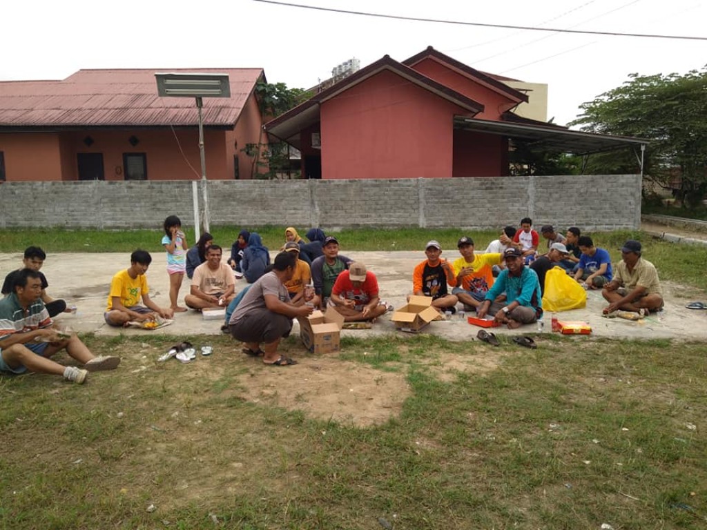 Gotong royong persiapan LOMBA HBS Tingkat Kecamatan di Rt.035